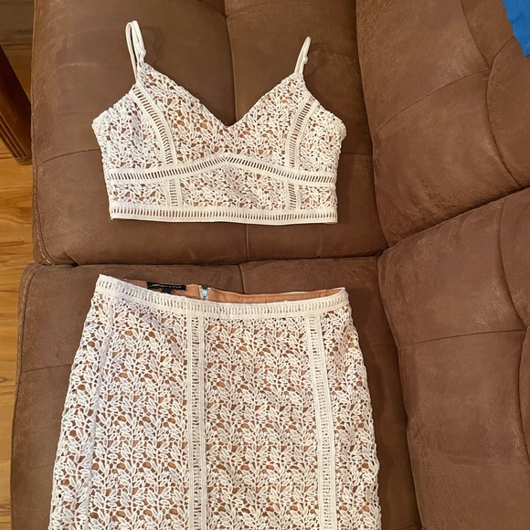 Kendal & Kylie 2pc Knit Crop Top and Skirt sz small - Picture 3 of 6